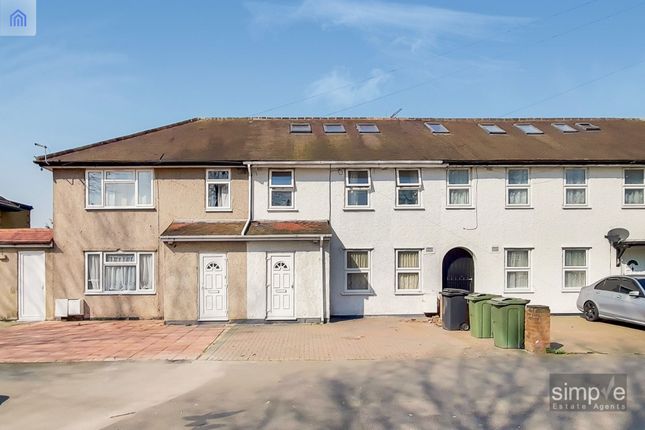 Thumbnail Terraced house for sale in Central Avenue, Hayes