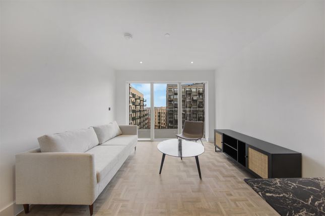 33 Danvers Avenue, London photo 4