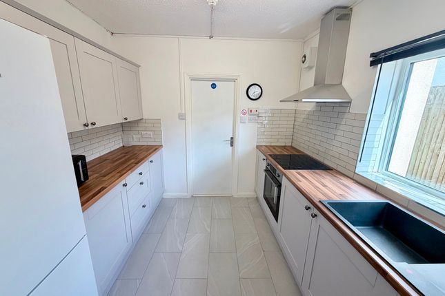Room 2, 169 Ranelagh Road, Ipswich photo 5