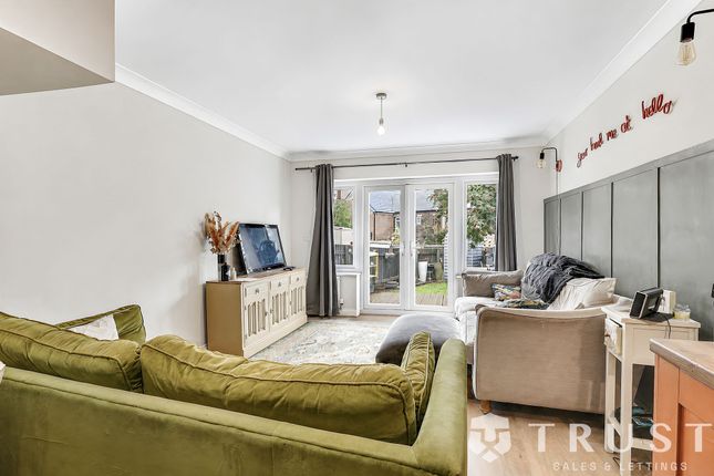 53 Spring Place Gardens, Mirfield photo 3