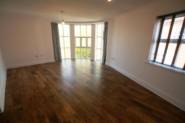 Apt 15, Portland Point, Worcester photo 2