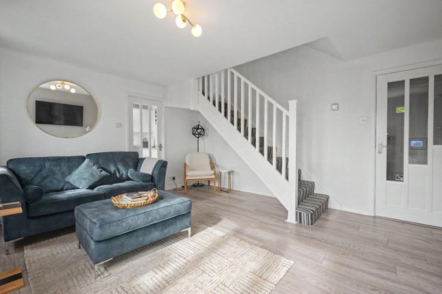 85, Howden Way, Wakefield photo 4
