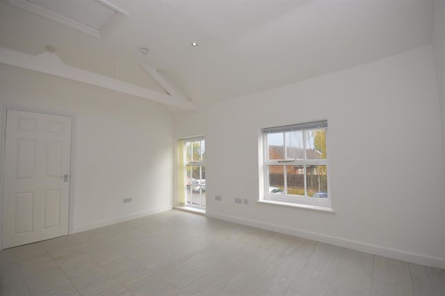 111, KETTERING photo 5