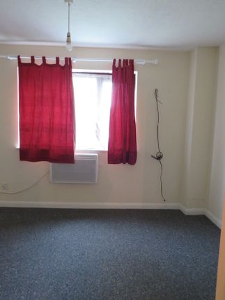 Barnes Avenue, Southall photo 4
