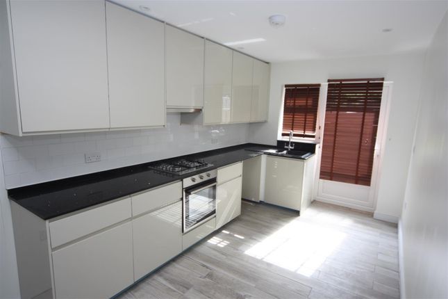 Flat 1, 886, Greenford Road, Greenford photo 3