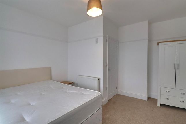 Room 2, 98 Upper Brighton Road, Lancing photo 2
