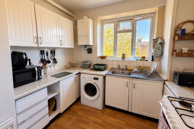 23, Dounesforth Gardens, LONDON photo 2