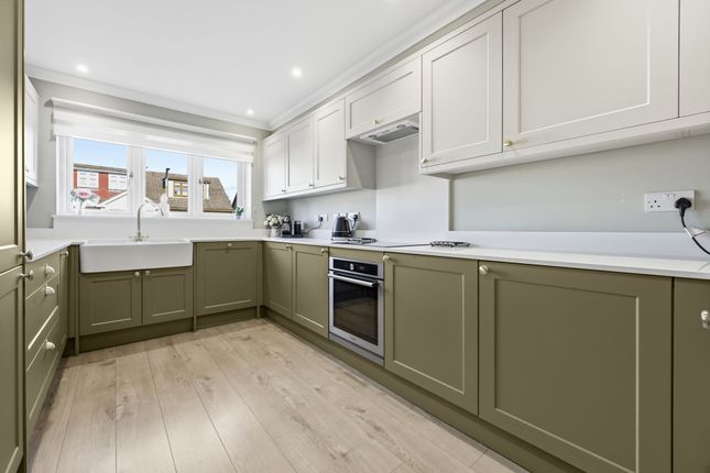 36 First Avenue, Billericay photo 3