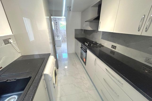 44, Howard Road, Dartford photo 3