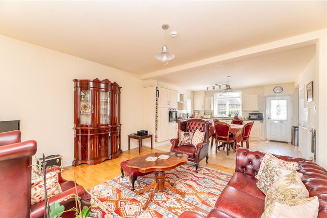 23, Shill Bank Lane, West Yorkshire photo 4