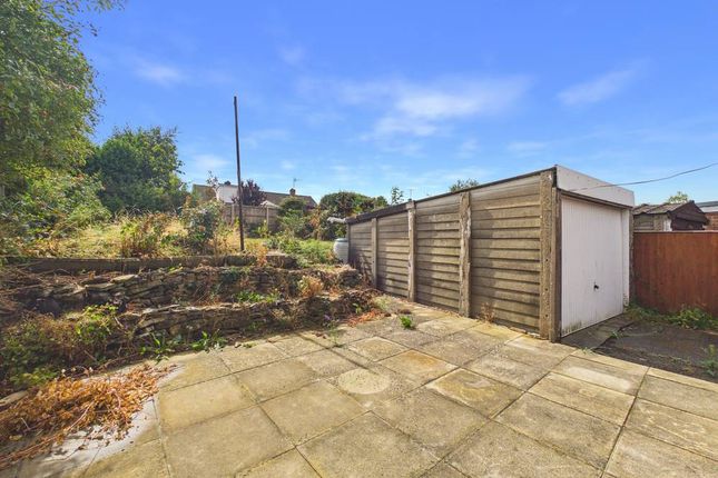 23, Warwick Avenue, Gloucester photo 3