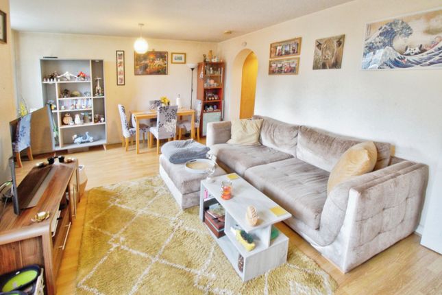 Flat for sale in Dunoon Drive, Wolverhampton