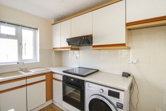 103, Capsey Road, Crawley photo 4