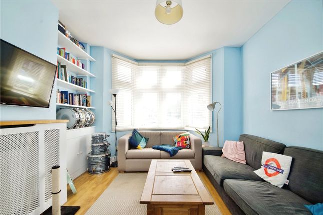 Flat for sale in Cornwall Road, London