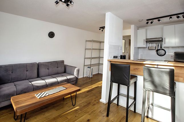 Flat to rent in Dewberry Street, London