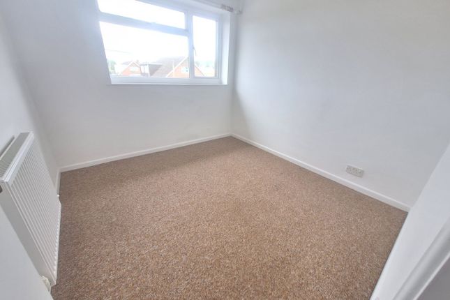 6 Millgreen Close, West Huntspill, Somerset photo 4