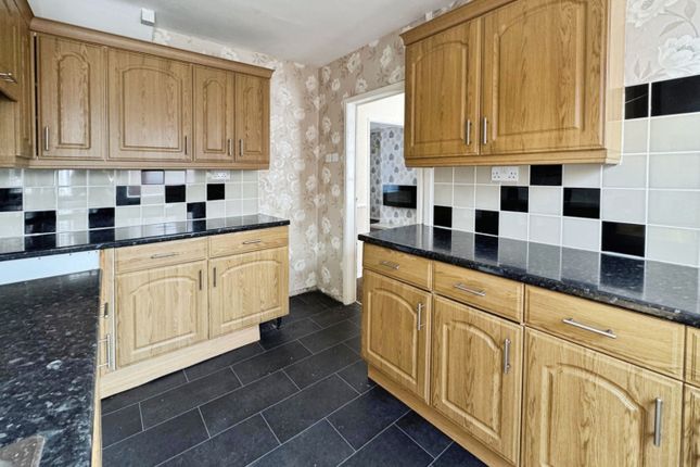 14, Hall View Gardens, Howden Le Wear photo 3