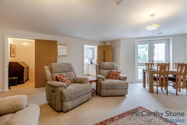 17 Devonshire Place, Station Road, Buxton photo 4