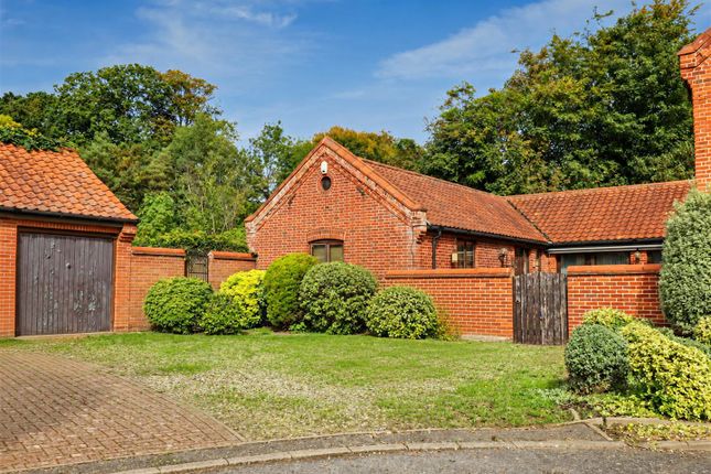 Hill Farm Close, Norwich photo 2