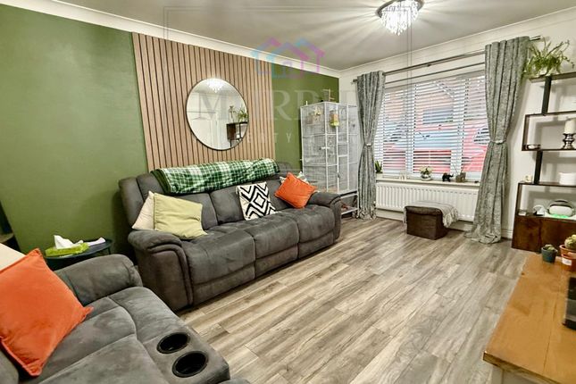1 Abbey Gardens, Pontefract photo 4