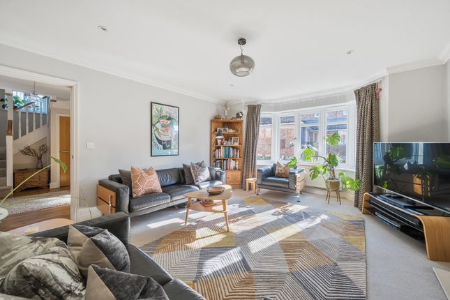 3, Maple Close, Tonbridge photo 2