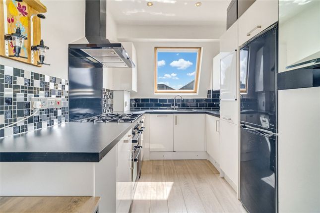 11, Sabra Mansions, 155, Battersea Rise, London photo 4