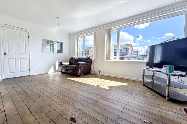 8, Lister Close, Houghton Le Spring photo 2