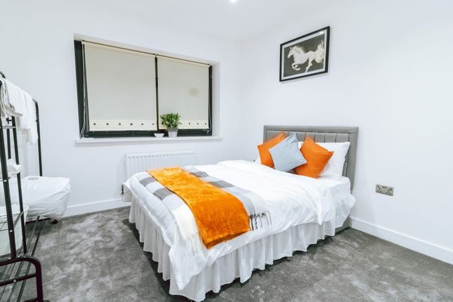 Flat 4, Kunle Court, 39 - 41, Banstead Road, Purley photo 5