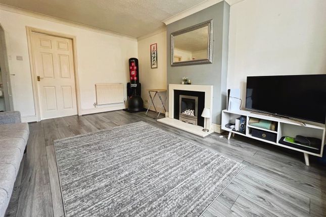 75, Ploughmans Croft, Bradford photo 4