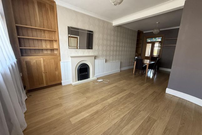 16, Lakefield Place, Llanelli photo 2