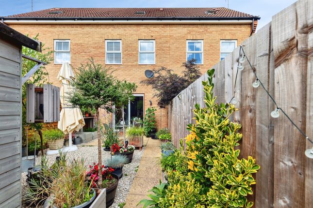 2, Ravel Close, Stamford photo 4
