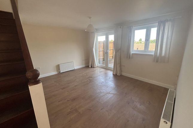 32, Crowther Close, Southampton photo 3