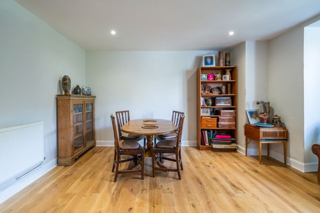 Flat A, 87, Park Hill, London photo 2
