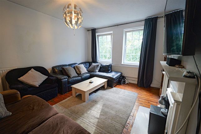 Duplex for sale in Roman Road, Bethnal Green