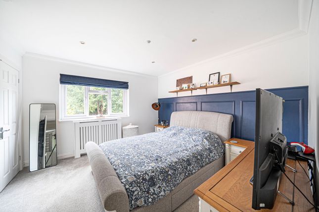 8 Woodlands Way, Andover photo 4