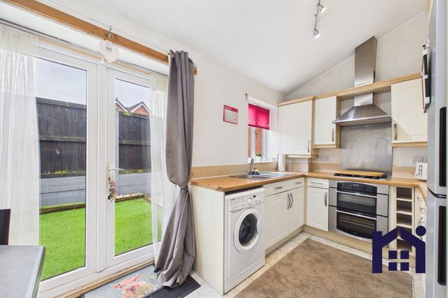 335 Spendmore Lane, Chorley photo 3