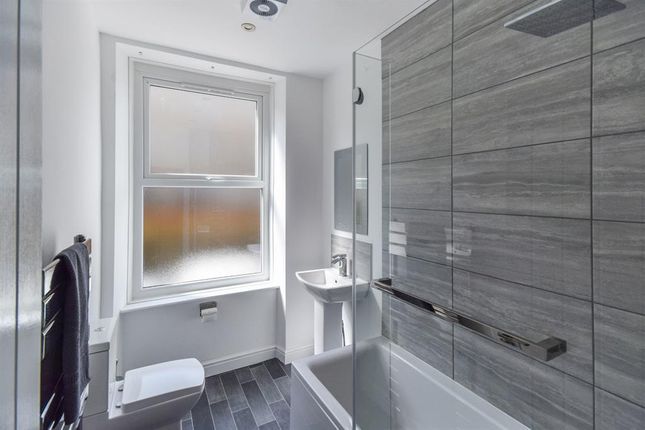 Room 3, 14 Commercial Street, Shipley photo 4
