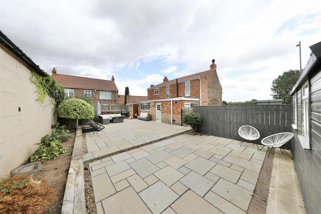 Pillar Box Cottage, Main Road, Hull photo 4