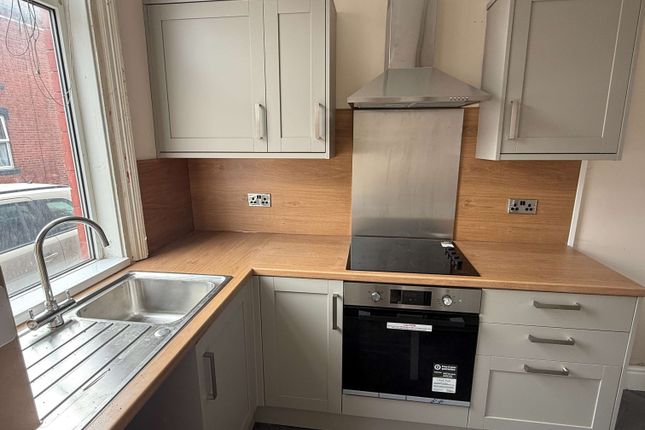 27, Barden Mount, Leeds photo 4