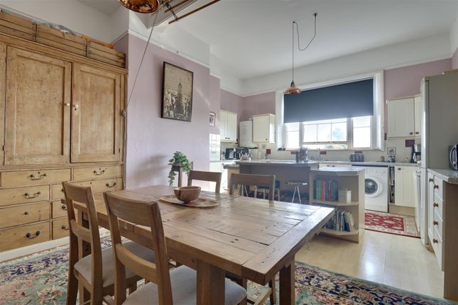 Flat 2 Stokehurst, 35, Anglesey Road, Gosport photo 4