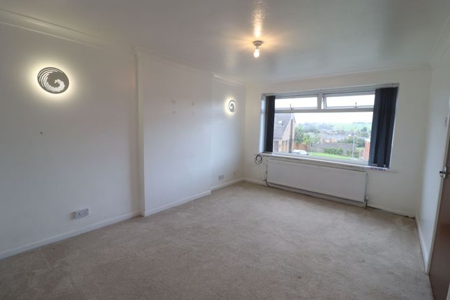 4 Petrel Close, Blackburn photo 3