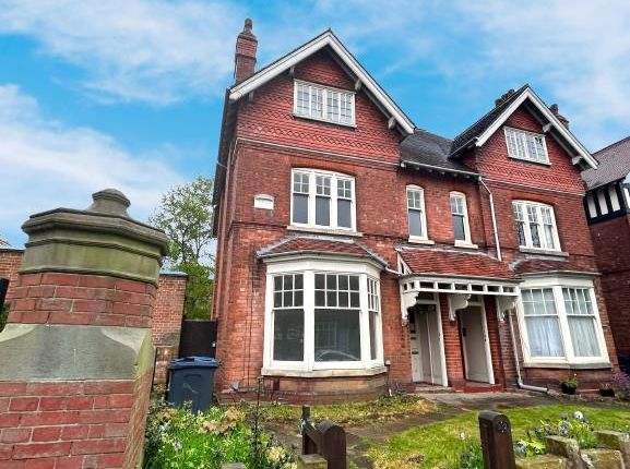 Flat to rent in Mary Vale Road, Bournville, Birmingham