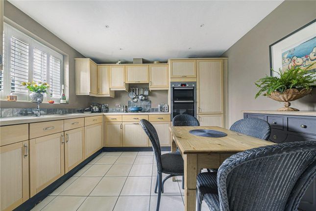 3, Wells Place, Westerham photo 2