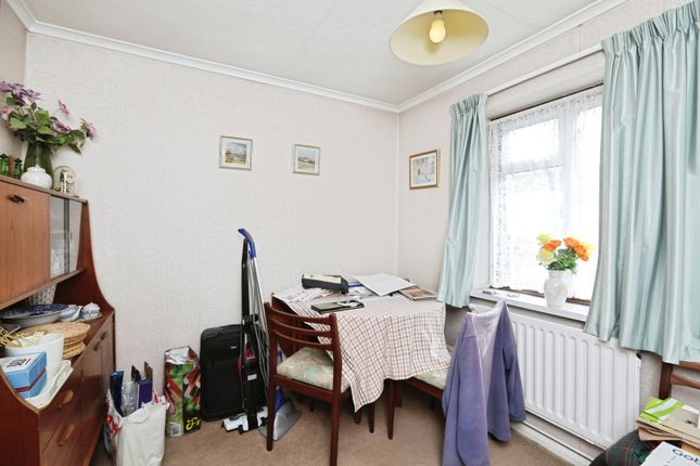 18, Gadby Road, Kent photo 3