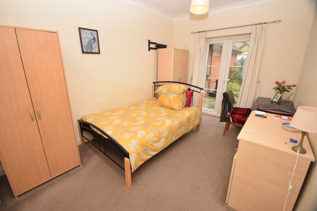 14, Fillingham Way, Hatfield photo 3
