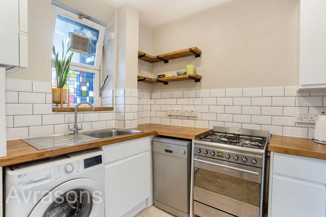 Thumbnail Flat to rent in Clayton Street, London