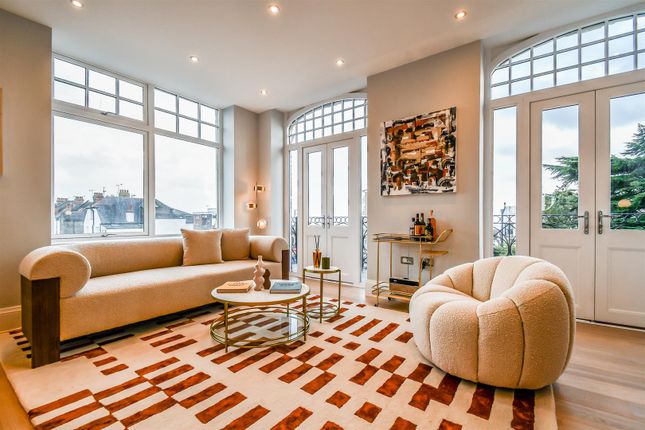 Flat 7, The Grand, Broadway, Leigh-On-Sea photo 3
