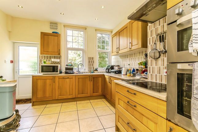 Flat 2, South Elms, 69, Silverdale Road, Eastbourne photo 4