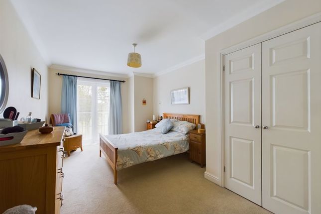 Flat for sale in Coldstream Road, Caterham
