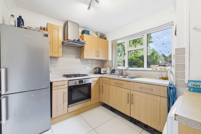 2, Kildare Close, Bordon photo 2